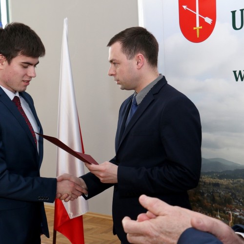 Wręczenie nagród i stypendiów uzdolnionej młodzieży
